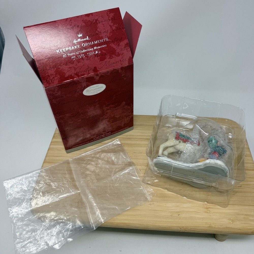 Hallmark Keepsake Ornament Club Exclusive A Late Night Snack Reindeer Figurine